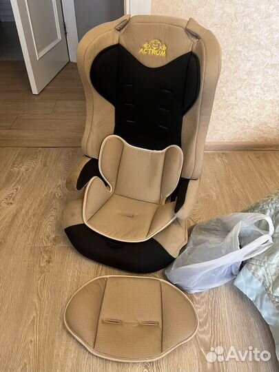 Автомобильное кресло