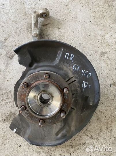 Поворотный кулак передний правый Lexus GX460