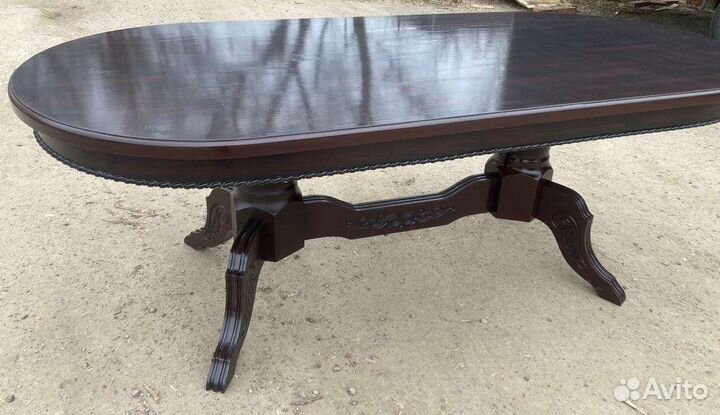 Столы и стулья