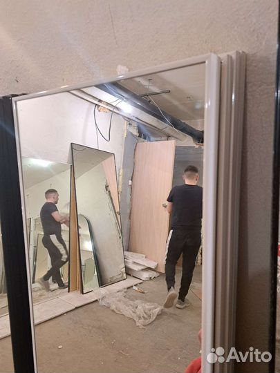 Зеркало в алюминевой раме, интерьерное, настенное