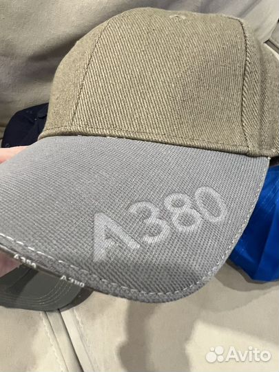 Бейсболки от компании Boeing и Airbus