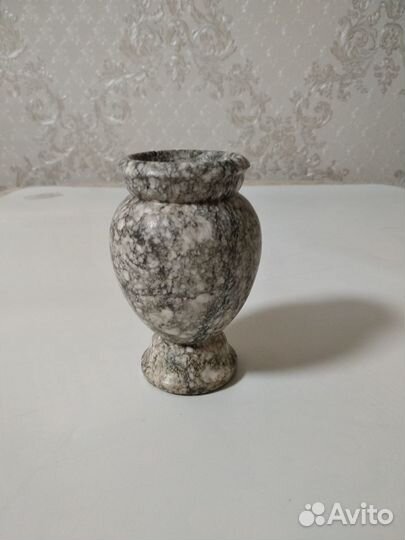 Шкатулка, ваза, подсвечник из натурального камня