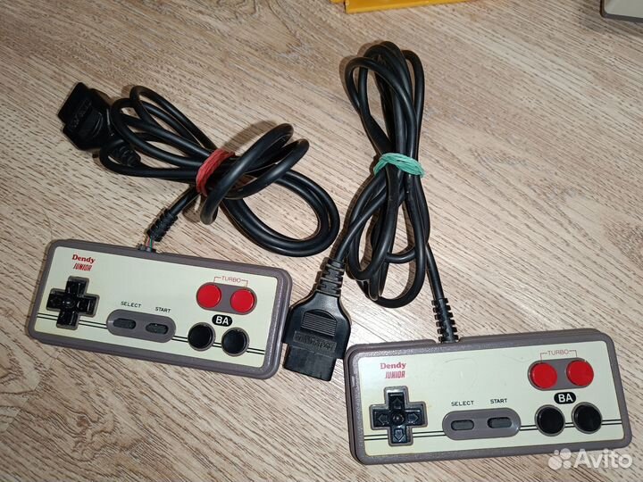 Игровая приставка dendy