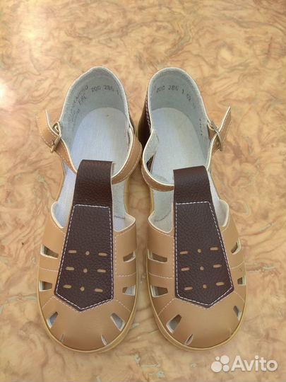 Сандали новые