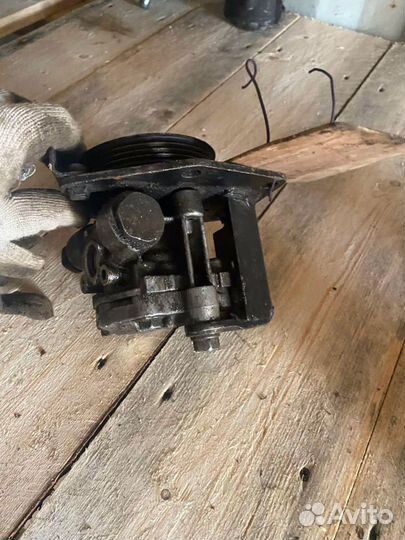 Насос гидроусилителя Mitsubishi pagero sport 1