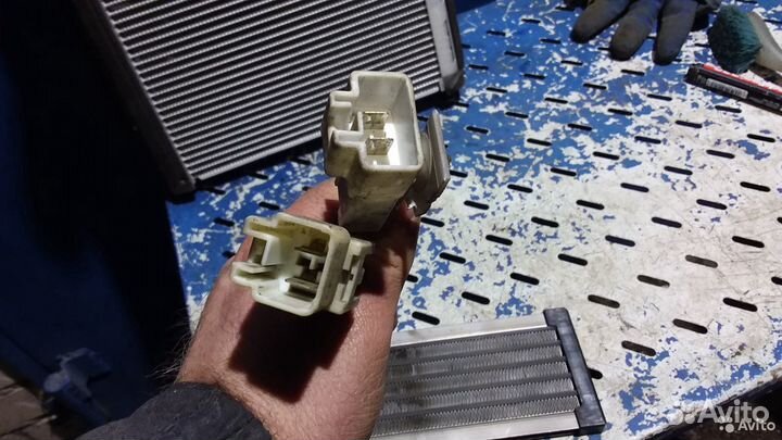 Радиатор отопителя электрический Toyota Lexus