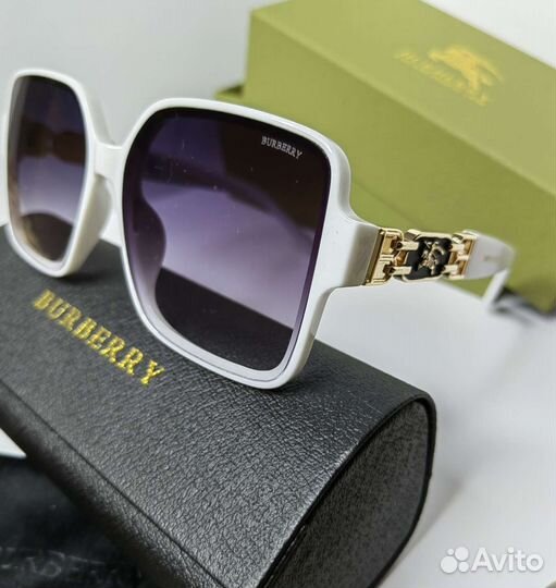 Солнцезащитные очки Burberry
