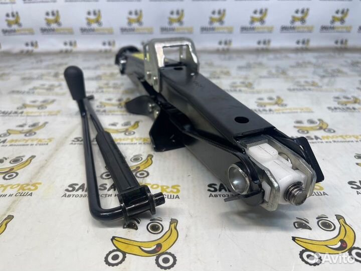 Домкрат Audi A4 B8 / 8K cdhb 1.8tfsi 2009