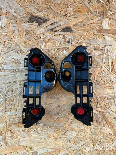 Кронштейн переднего бампера Camry V70