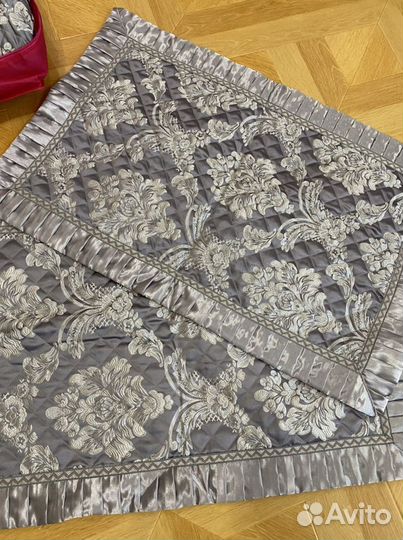 Покрывало на кровать новое