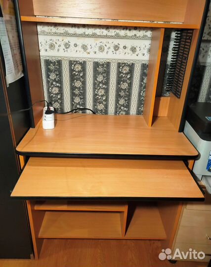 Компьютерный стол