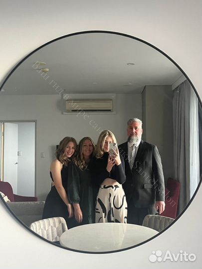 Круглое зеркало в черной раме Paisir