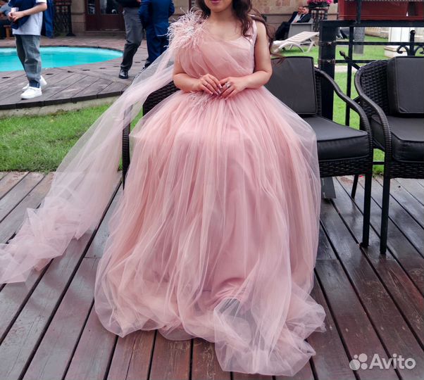 Вечернее платье розовое пышное 44-46