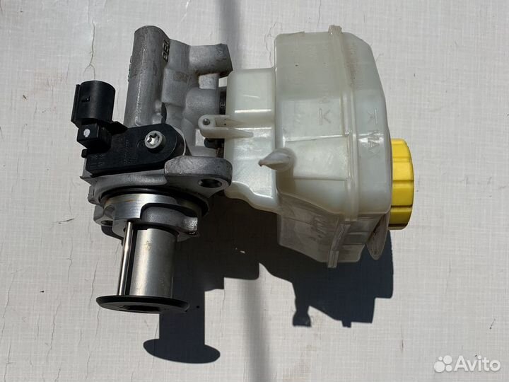 Главный тормозной цилиндр Фольксваген Туарег NF