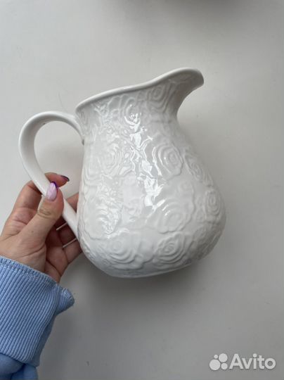 Кувшин белый Elan Gallery розы 1.2 л