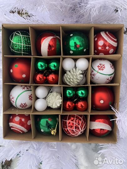 Набор новогодних шаров