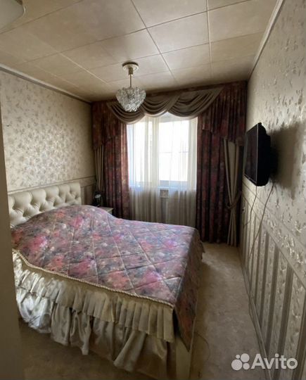 Шторы с ламбрекеном и накидкой на кровать