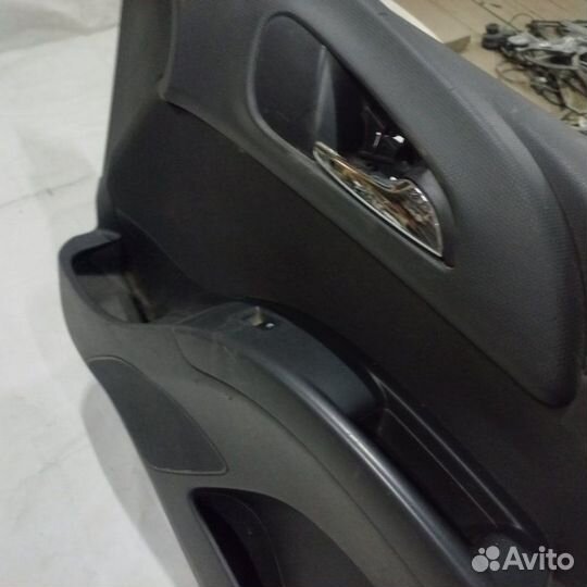 Обшивка двери передняя правая Opel Meriva