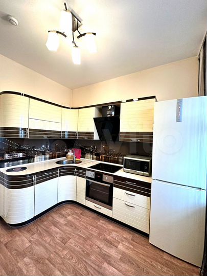 2-к. квартира, 55 м², 4/9 эт.