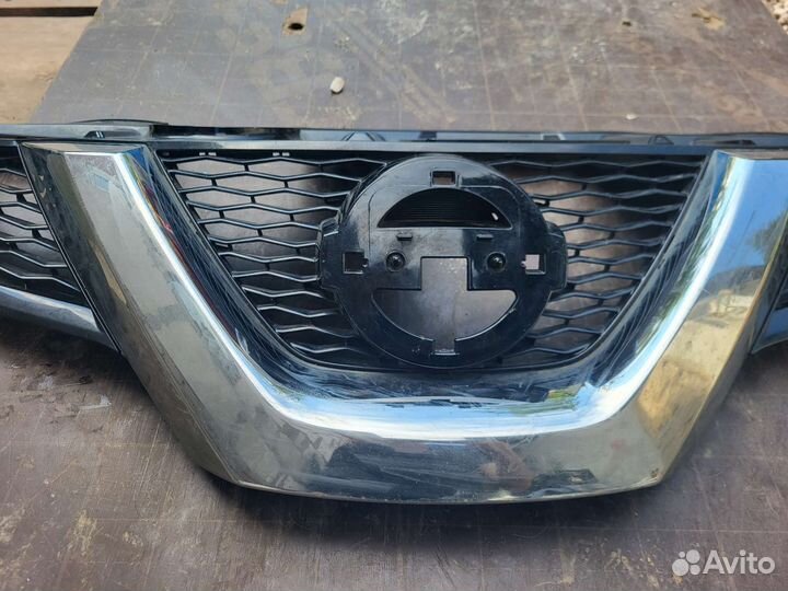 Решетка радиатора передняя Nissan X-Trail 3 T32