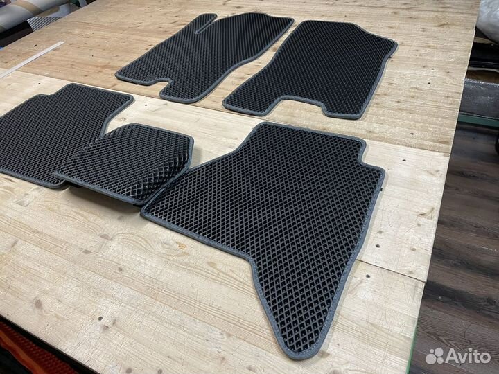 Автоковрики EVA для Nissan Pathfinder 2004-2014