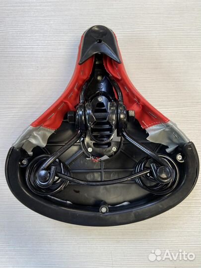 Сиденье вело широкое с дыркой