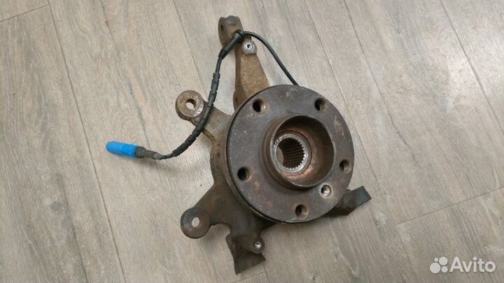 Кулак поворотный передний правый Bmw X5 E53 M62