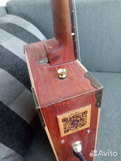 Сигарбокс, гитара