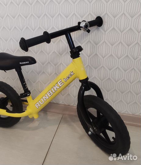 Беговел детский Runbike желтый