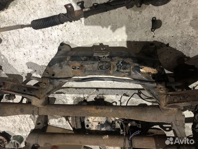 Подрамник двигателя nissan almera N16 правый руль