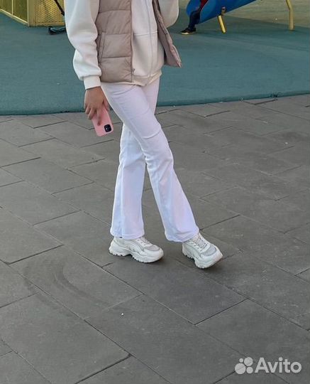 Джинсы женские клеш от колена 40-42