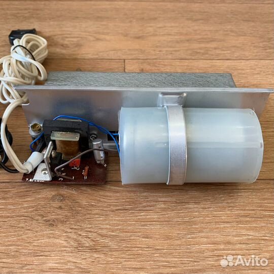 Электронная фотовспышка «Чайка»