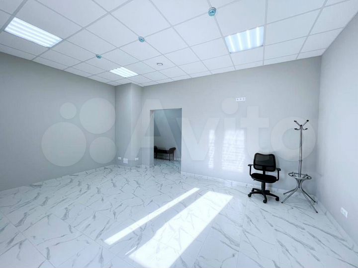 Сдам офисное помещение, 220.4 м²