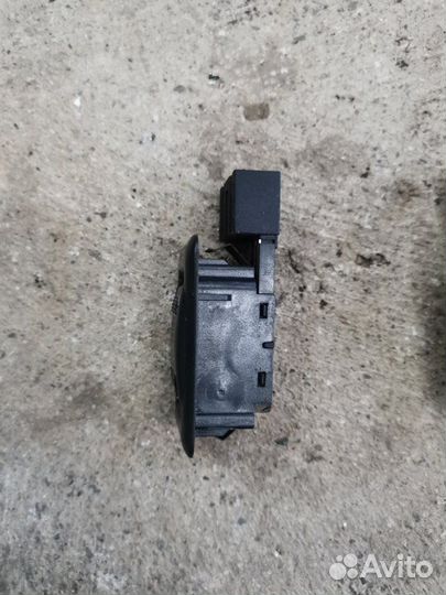 Кнопка стеклоподъемника задняя правая Faw V5 седан