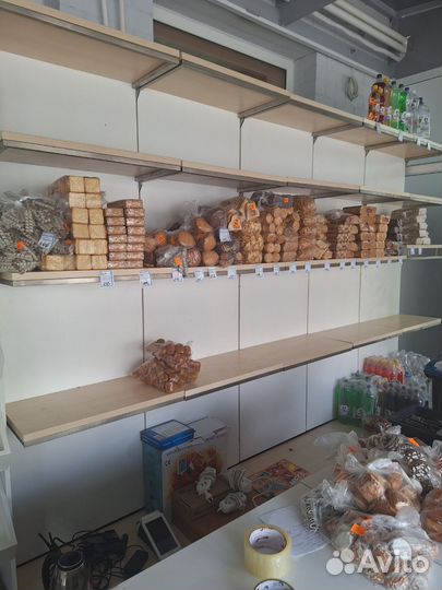 Полки и стеллажи