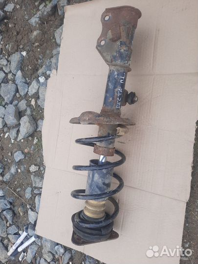 Стойка передняя левая с пружиной LADA Vesta