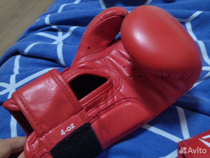 Боксерские перчатки