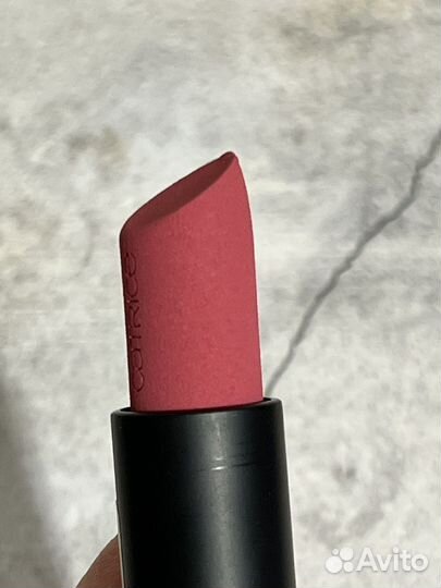 Catrice Vegan Collagen Matt помада