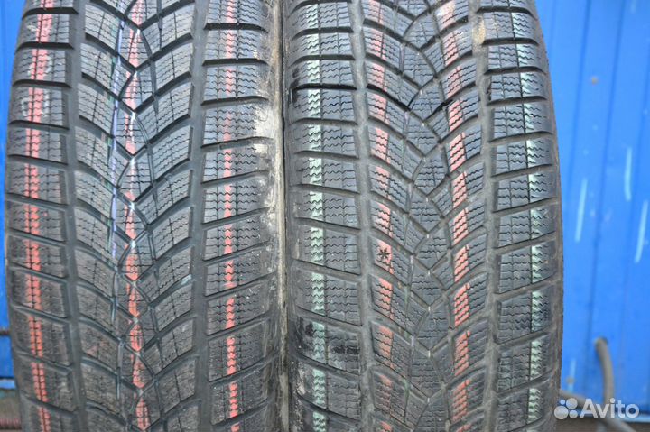 Goodyear UltraGrip Performance Gen-1 215/60 R17 96H