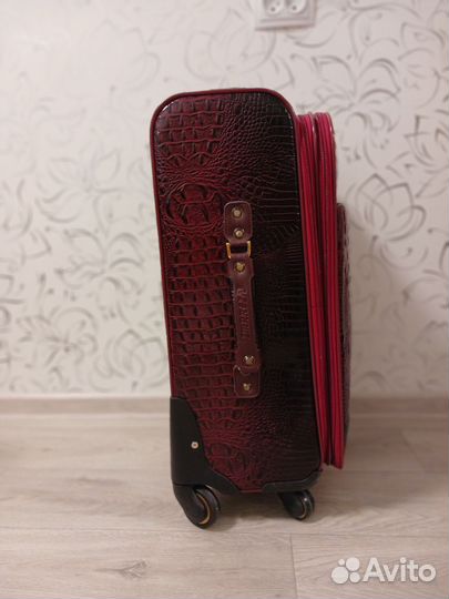 Чемодан на колесах