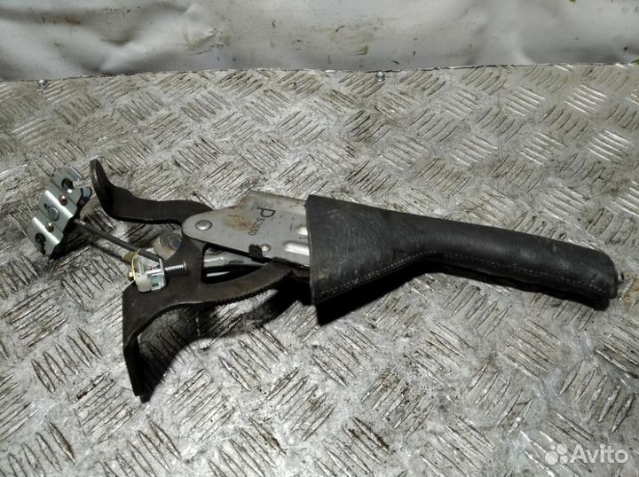 Рычаг стояночного тормоза Subaru Forester S11