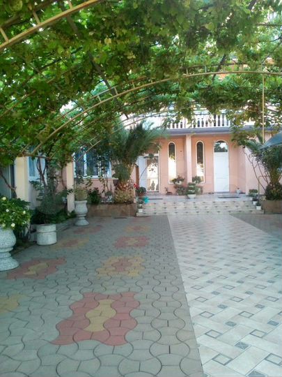 Комната 18 м² в 9-к., 1/4 эт.