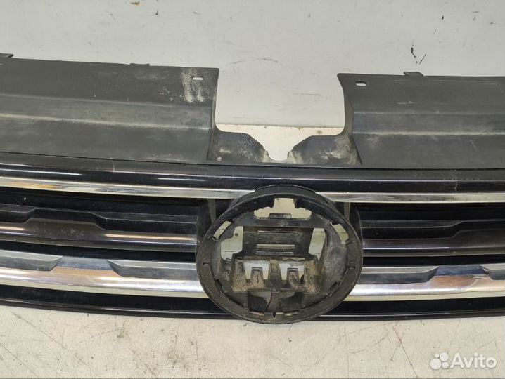 Решетка радиатора передняя Volkswagen Tiguan 2