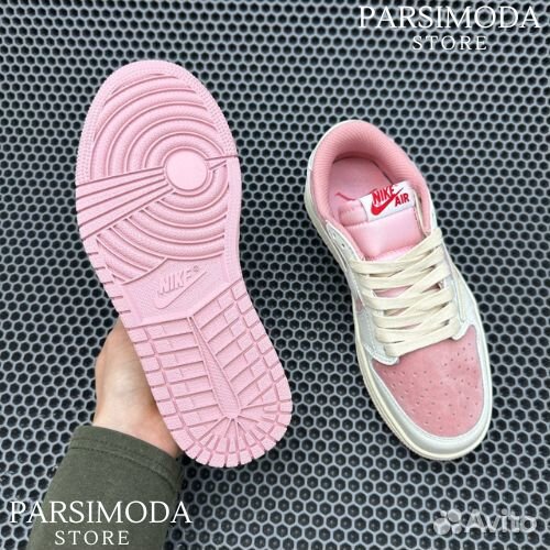 Кроссовки женские Nike Air Jordan 1 x Travis Scott