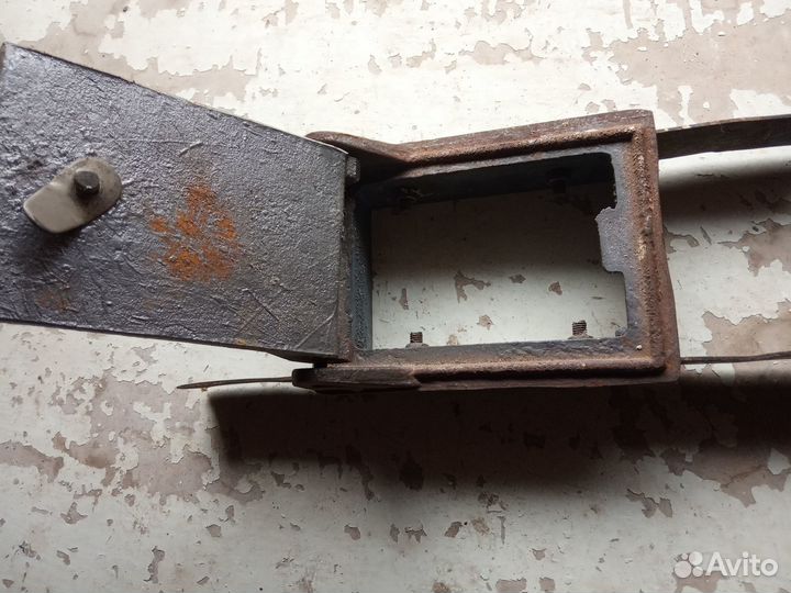 Продается люк прочистной 150х112мм с рисунком