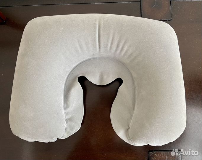 Подушка подголовник туристическая