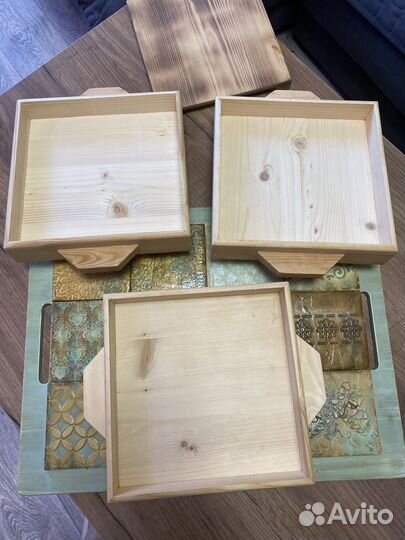 Поднос деревянный на ножках для декорирования