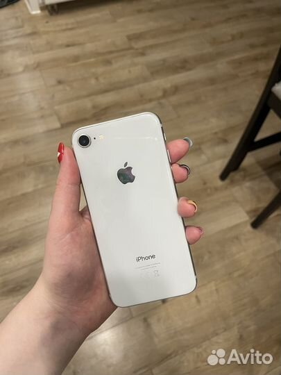 iPhone 8, 64 ГБ