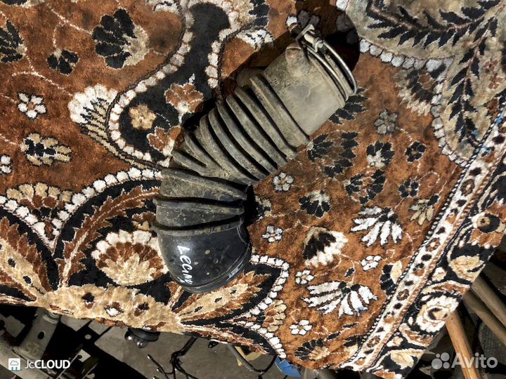 Патрубок воздушн.фильтра на mitsubishi legnum EC1W