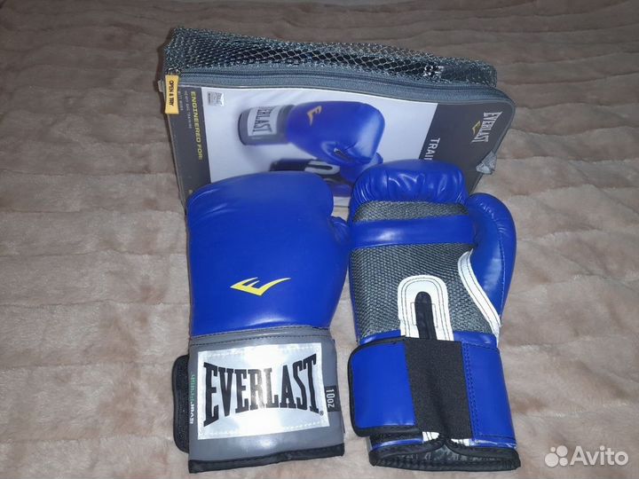 Боксерские перчатки